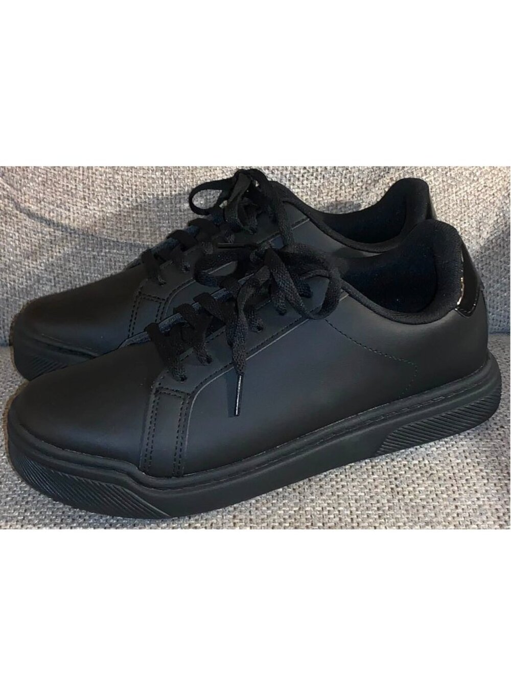TredSafe Women's Jenna Slip-Resistant Black Work Shoes (size 8)